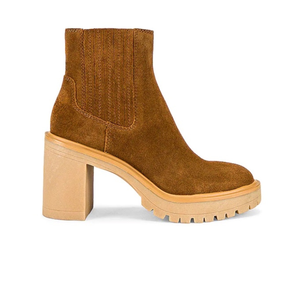 Caster H20 Boot in Camel Suede Size 6 Never Worn